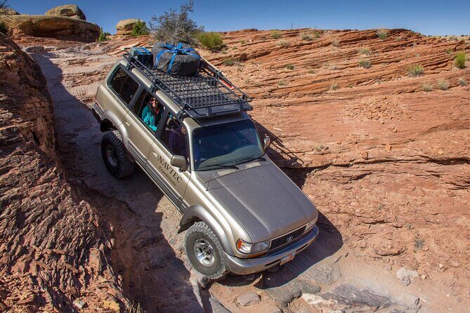Canyonlands National Park Needles District by 4x4 - Optional Hike on the Joint Trail