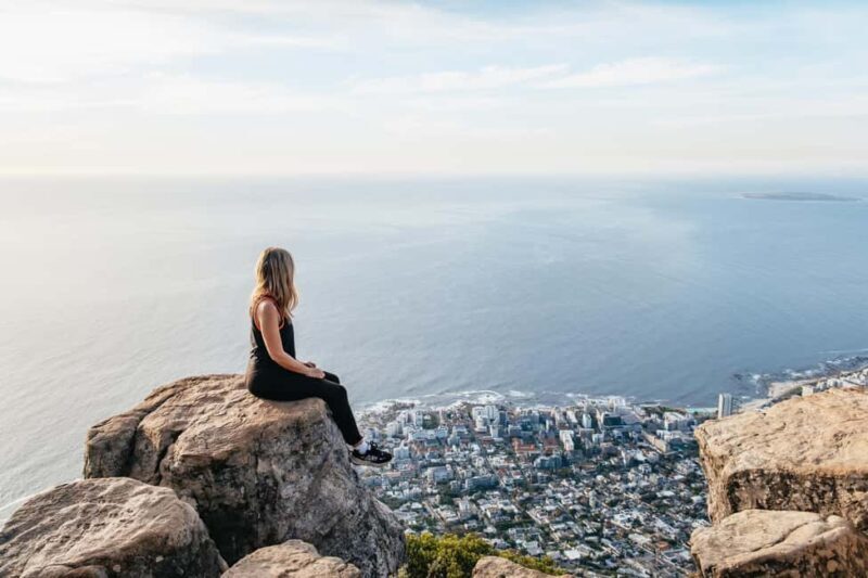 Cape Town: Guided Lion's Head Hike at Sunrise or Sunset - The Guide and Group Experience