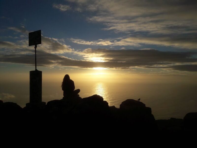Cape Town: Lion's Head Sunrise with coffee or Sunset Hike - The Sum Up