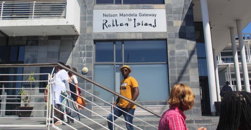 Cape Town: Robben Island ferry ticket with guided tour - The Meaning Behind the Sites