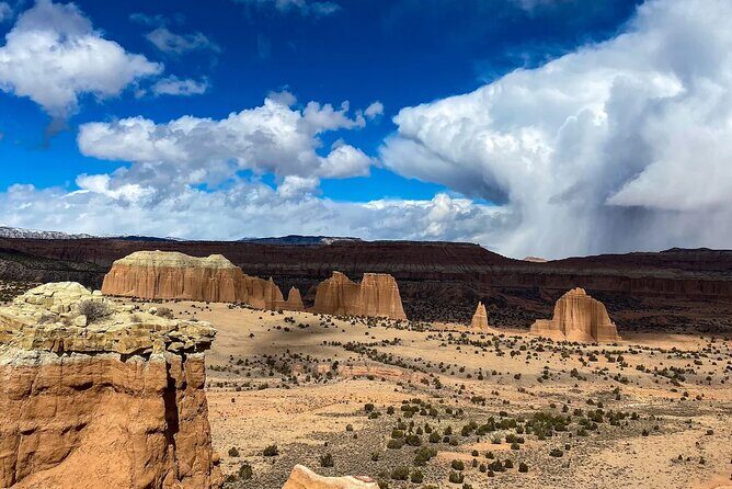 Capitol Reef Private Tour in Cathedral Valley and Bentonite Hills - Key Points