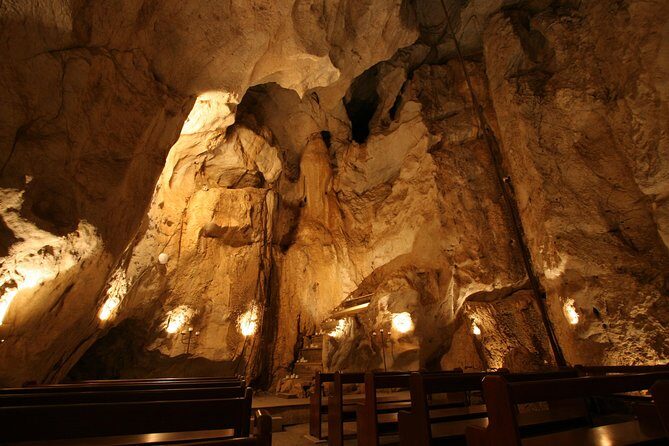 Capricorn Caves Cathedral Cave Tour - Exploring the Capricorn Caves Cathedral Cave Tour: A Natural Gem in Queensland
