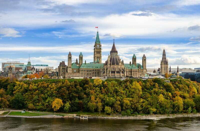 Captivating Ottawa Walk: Historic and Cultural Highlights - Key Points