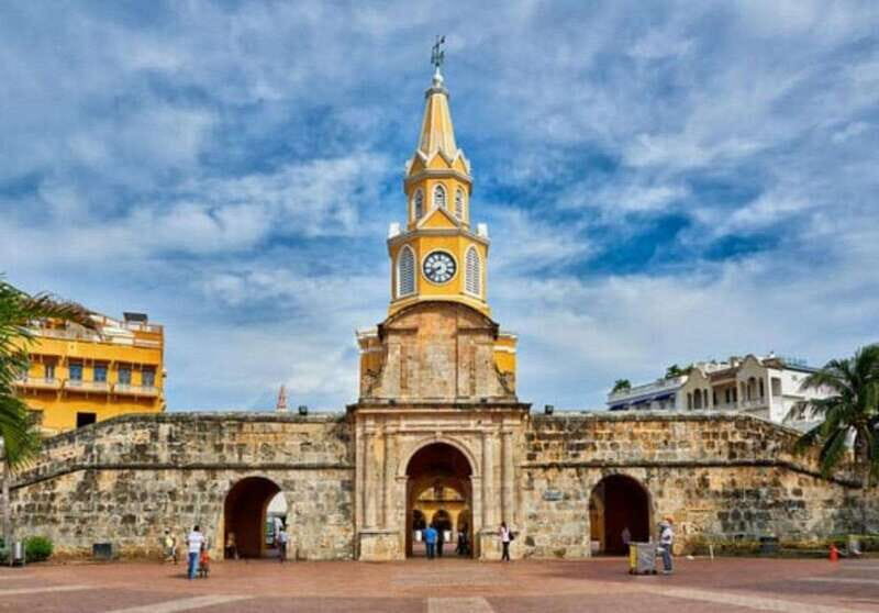 Cartagena: BILINGUAL CITYTOUR + SAN FELIPE CASTLE & Old city - A Detailed Look at the Tour Experience