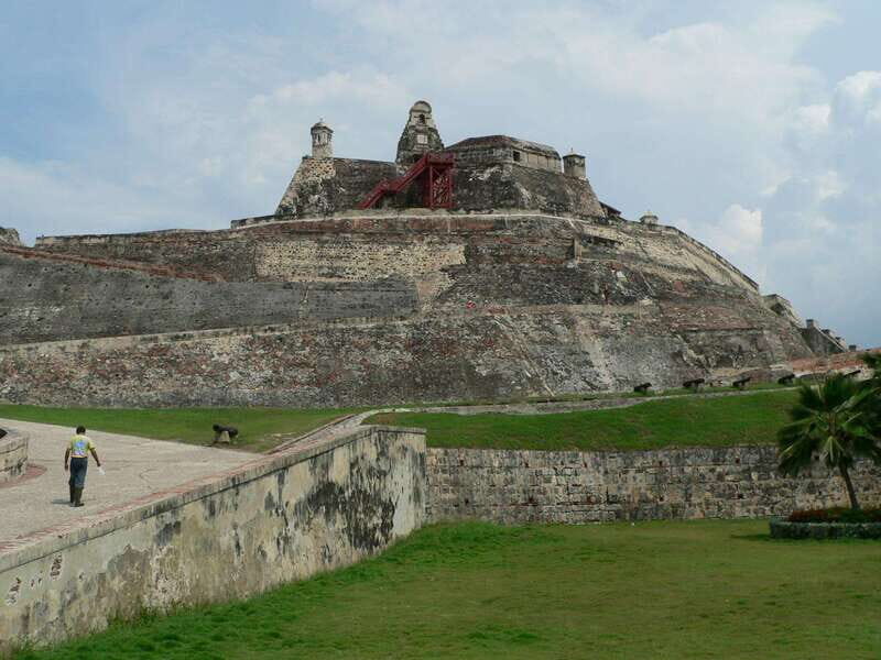 Cartagena: BILINGUAL CITYTOUR + SAN FELIPE CASTLE & Old city - The Sum Up