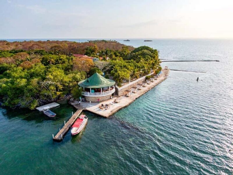 Cartagena: Private Island in Rosario Islands, Open Bar - Key Points