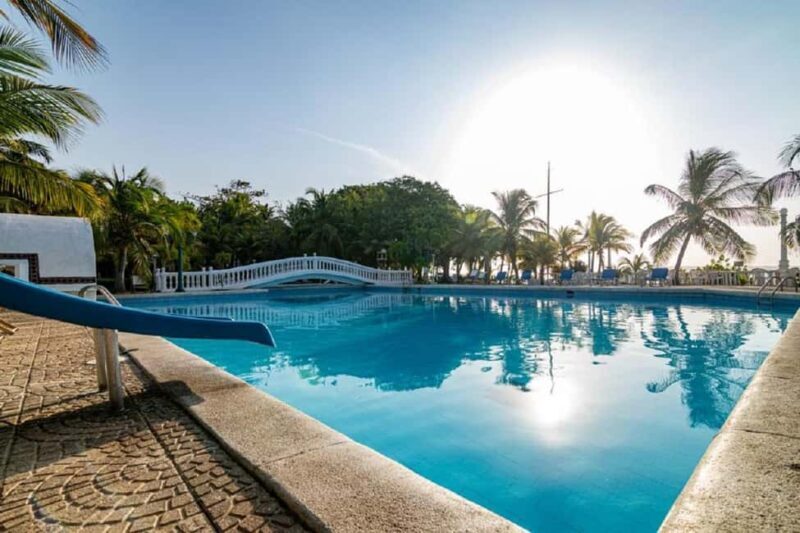 Cartagena: Private Island in Rosario Islands, Open Bar - The Sum Up
