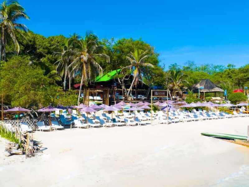 Cartagena: Rosario Island Beach Club Day Trip and OPEN BAR - The Journey Begins at Muelle de la Bodeguita