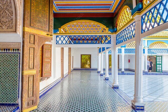 Casablanca Airport to Marrakech Private Transfer with City Tour - Key Points