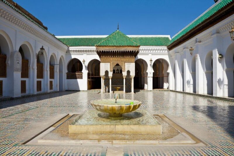 Casablanca to Fez: Scenic & Historical Day Trip with Lunch - Visiting the Tanners and Jewish Quarter