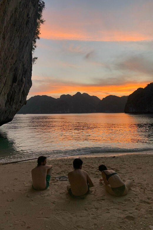 Cat Ba: Sunset and Plankton Bioluminescent Night Kayak - FAQs