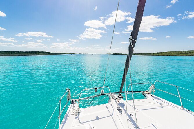 Catamaran Adventure: Sailing and Swimming in the Bacalar Lagoon - A Detailed Look at the Catamaran Tour