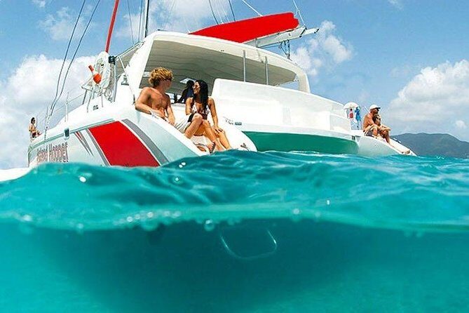 Catamaran Experience to Ile aux cerf: incl: Parasailing, Lunch, GRSE & Transfer - FAQ