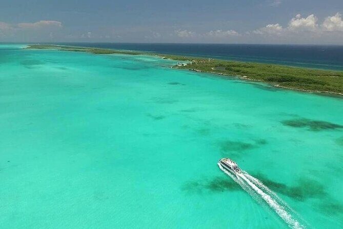 Catamaran for couples an open bar to Isla Mujeres From Cancun - The Experience: A Day in Paradise