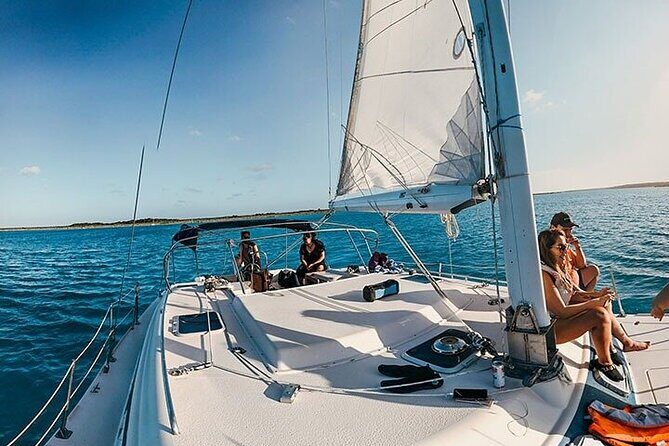 Catamaran Isla Mujeres Drinks and Lunch Party - Who Would Love This Tour?