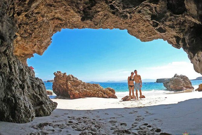 Catamaran Islas Marietas - Snorkel & Open Bar - FAQ