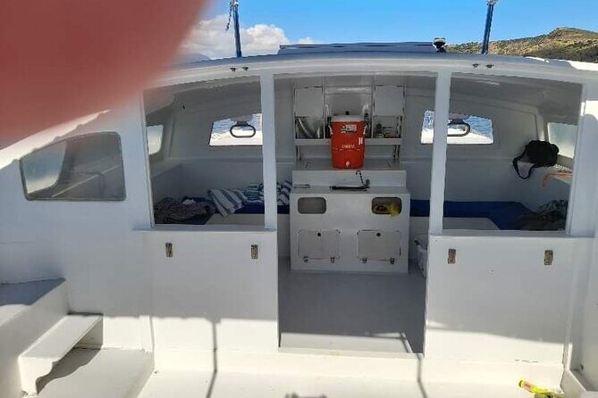 Catamaran private charter - Key Points
