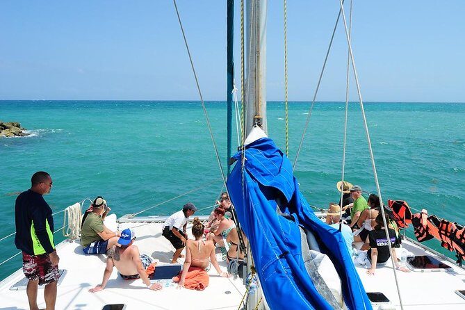 Catamaran Sail and Snorkeling Tour with Open Bar in Puerto Morelos - Sailing Back and Additional Beach Time