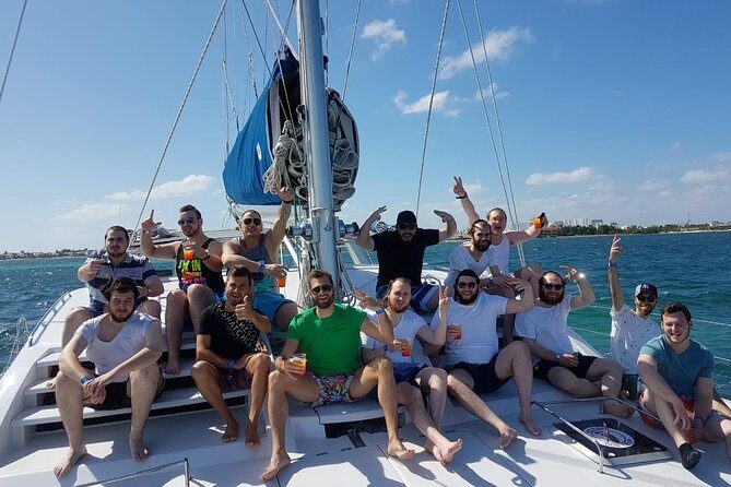 Catamaran Sailing Experience & Snorkeling Tour to Isla Mujeres - FAQ