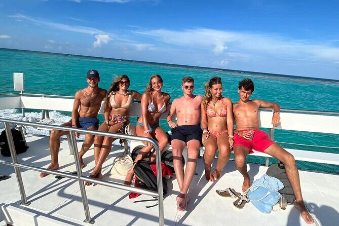 Catamaran Sailing through Caribbean Sea to Isla mujeres - An In-Depth Look at the Catamaran to Isla Mujeres Tour