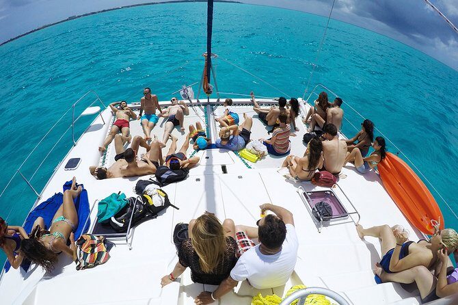 Catamaran Sailing through Caribbean Sea to Isla mujeres - FAQ