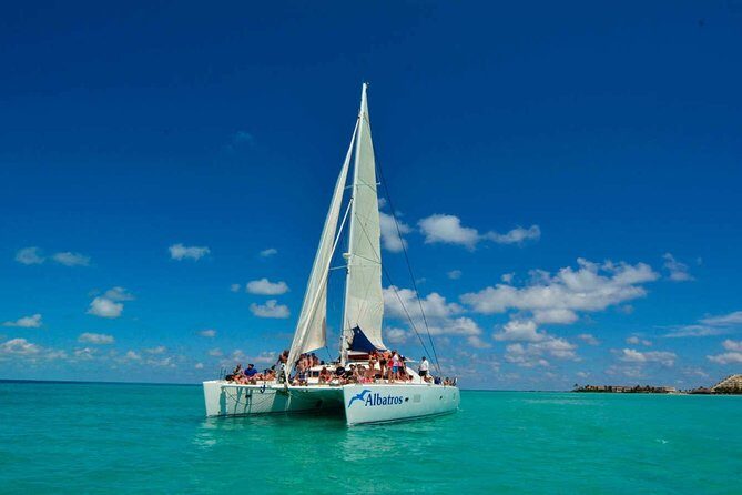 Catamaran Sailing to Isla Mujeres with Snorkeling, Lunch & Open Bar included - The Itinerary in Detail