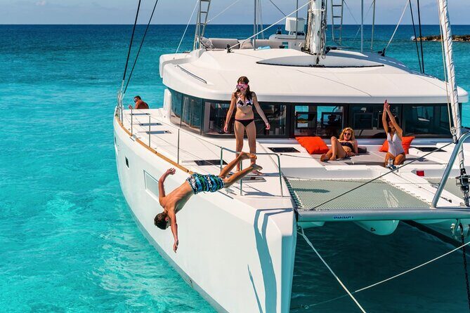 Catamaran Tour to Isla Mujeres from Cancún with Bar and Lunch - Who Would Enjoy This Tour?
