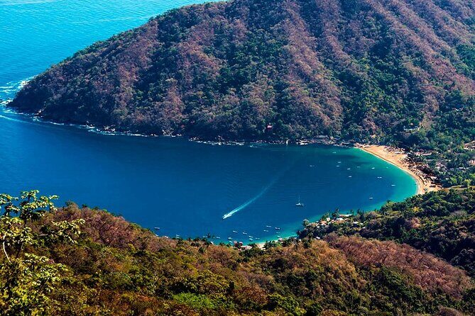 Catamaran Yelapa Beach Tour with Snorkeling, Food and Open Bar - Who Should Consider This Tour?