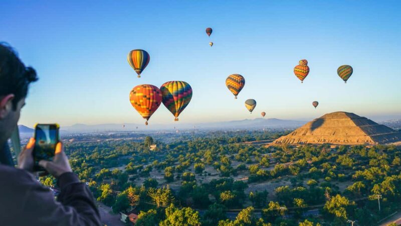 CDMX: balloon ride over Teotihuacan with transportation included - Experiencing the Magic of a Hot Air Balloon Over Teotihuacan