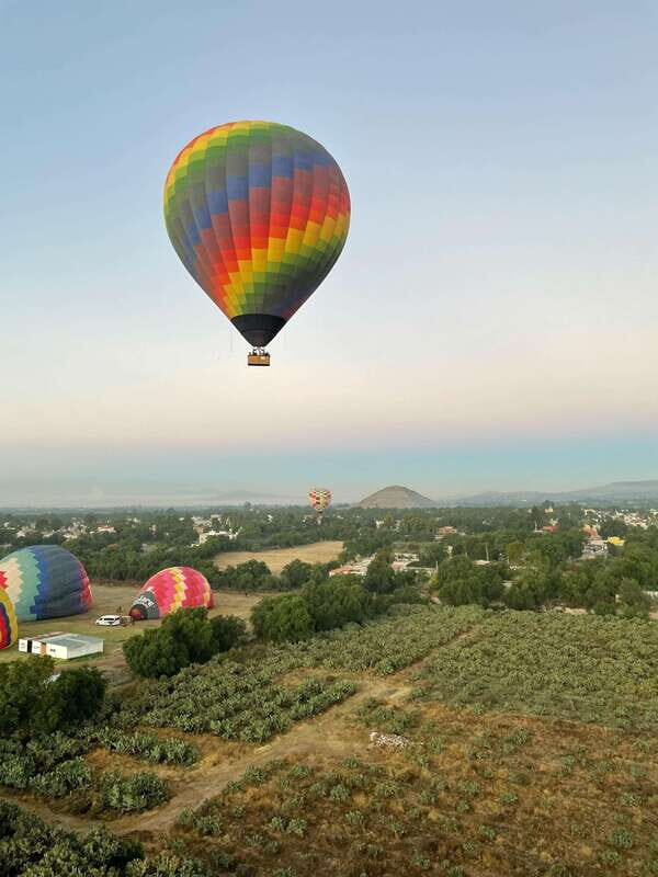 CDMX: Fly over Teotihuacan in a hot air balloon and visit the Basilica of Guadalupe - Experiencing Teotihuacan from the Sky
