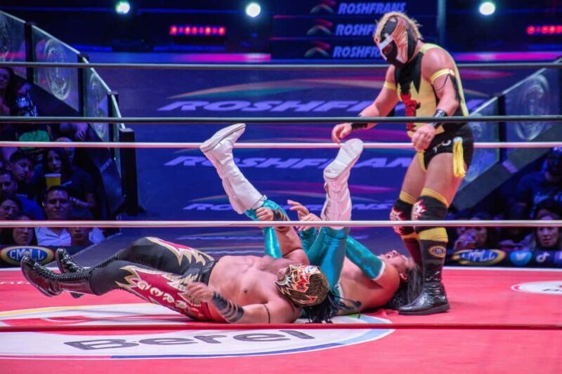 CDMX: Mexican nightlife with shots and wrestling - What to Expect on the Tour