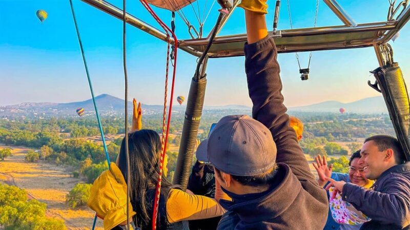 CDMX: Teotihuacan Balloon Flight with Optional Pyramids Tour - Exploring the Basilica of Guadalupe: A Sacred Stop