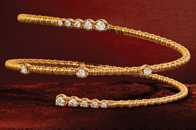 Champagne and Diamond Shopping Experience in Downtown, Bahamas - Practical Tips for Visitors