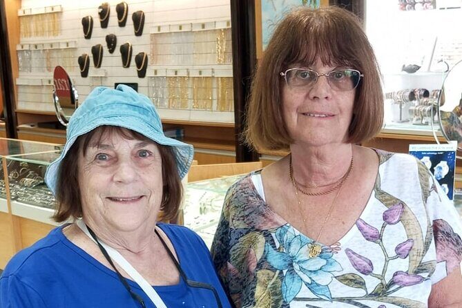 Champagne and Diamond Shopping Experience in Downtown, Bahamas - FAQ