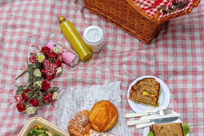 Chapultepec Walking Tour and Picnic - Discovering the Charm of the Chapultepec Walking Tour and Picnic