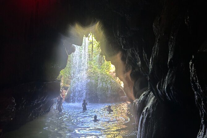 Charco Azul, Hidden Caves, Waterfalls, Beach, Free Adult Drinks - Key Points