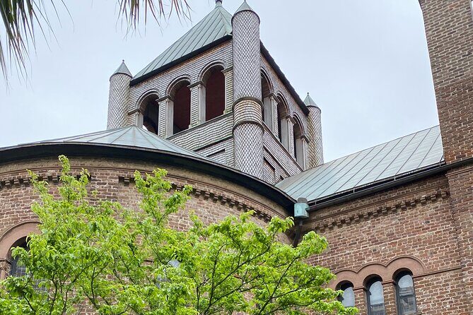 Charleston: Beauty & Tragedy (Historic Walking Tour) - Key Points