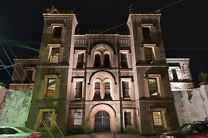 Charleston Haunted Jail Night-Time Walking Tour with Admission to Old City Jail - Who Should Book This Tour?