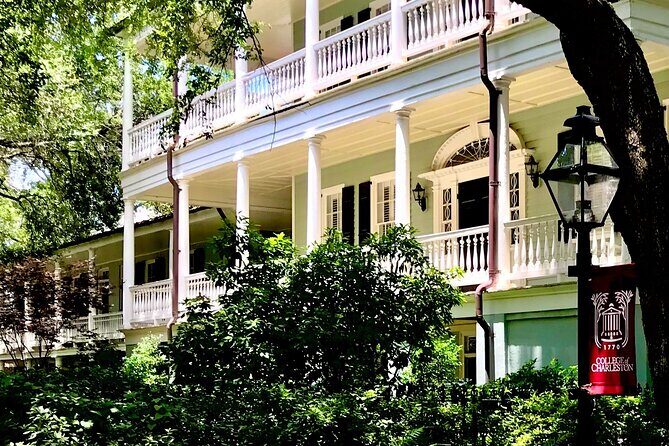 Charleston Private Brunch Walking Tour With Secret Food Tours - The Neighborhood & Style of the Tour