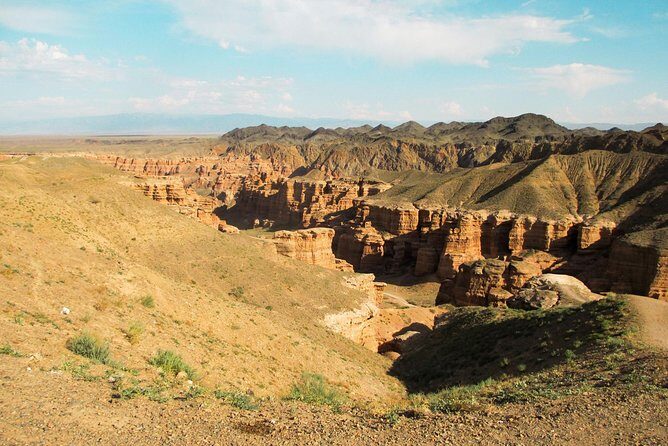 Charyn Canyon - a Place where time stood still... - An Introduction to Charyn Canyon: A Natural Masterpiece
