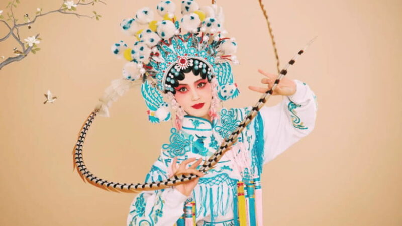 Chengdu: Liyuan Theater Sichuan Opera Face-Changing Show - Discovering the Magic of Sichuan Opera at Liyuan Theater