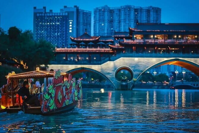 Chengdu Night Cruise Tour including Hotpot Dinning Experience - An Introduction to the Tour