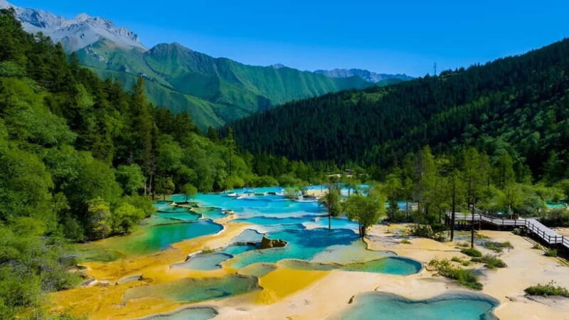 Chengdu: private 2-Day Huanglong Jiuzhaigou tour by train - Detailed Breakdown of the Itinerary