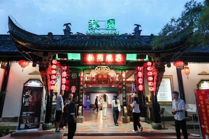 Chengdu: Sichuan Opera Face-Changing and Acrobatics Show - An Overview of Shufeng Yayun Sichuan Opera House