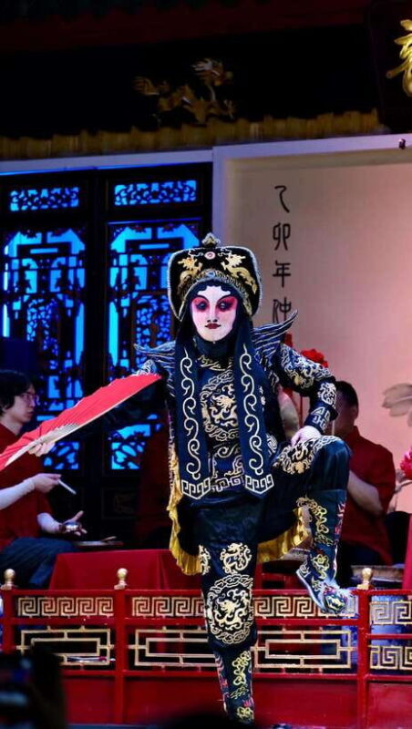 Chengdu: Sichuan Opera Face-Changing and Acrobatics Show - The Cultural Significance of Sichuan Opera