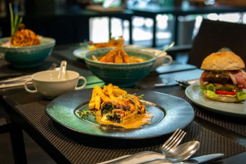 Chiang Mai: 4K Cafe by Cross Vibe Decem F&B Packages - Key Points