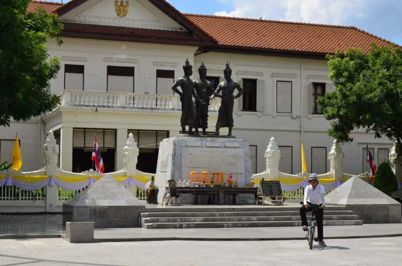 Chiang Mai: Classic Lanna Bike Tour - Exploring Chiang Mai’s Old Town on Two Wheels