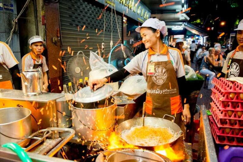 Chiang Mai: Evening Sightseeing and Local Food Guided Tour - A Deep Dive into Chiang Mai’s Evening Charm