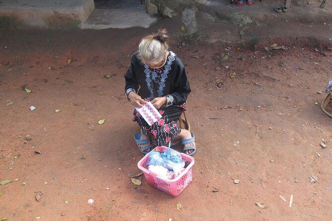 Chiang Mai : Hill Tribe Ways & Evening Chanting at Doi Suthep Temple Small Group - FAQs