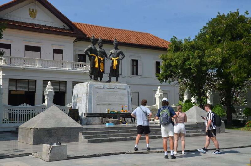 Chiang Mai: Historic Temples and City Guided Walking Tour - Who Will Love This Tour?